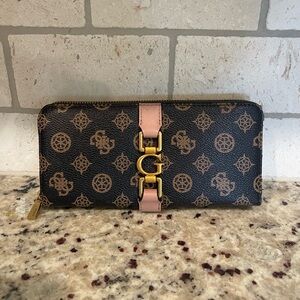 GUESS BRIANA WRISTLET‎ WALLET with Gold Accents